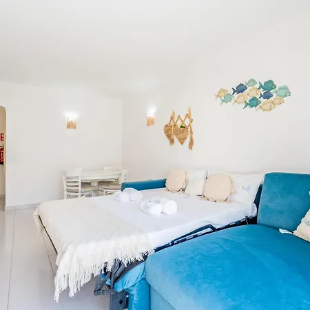 In Old Town - 5 Min Walking To The דירה