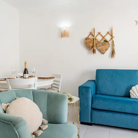 In Old Town - 5 Min Walking To The דירה